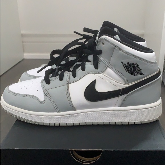 Air Jordan 1 Mid Light Smoke Grey - Picture 6 of 10